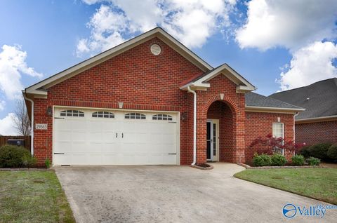 Homes For Sale - 29863 Thunderpaw Drive<br/> Harvest, AL 35749