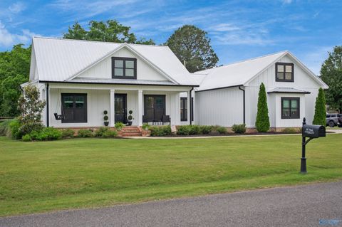 Homes For Sale - 1021 Rosehaven Drive<br/> Southside, AL 35907
