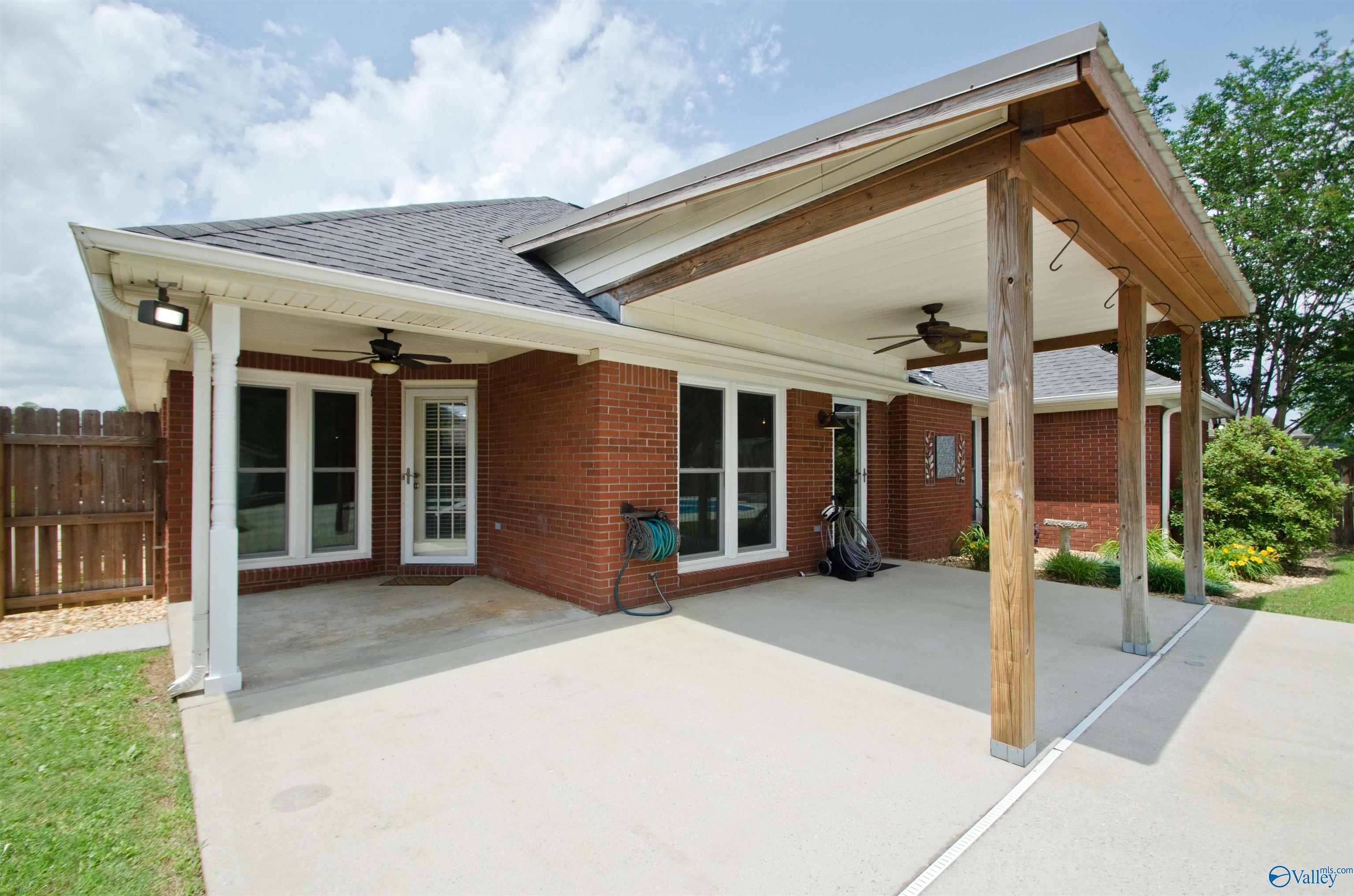 1422 Lake Crest Drive, Decatur, Alabama image 4