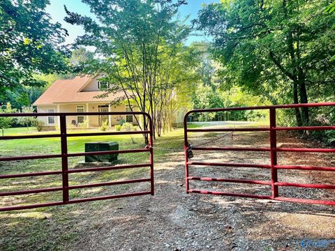 Homes For Sale - 1408 Shady Grove Road<br/> Franklin County, Russellville, AL 35653