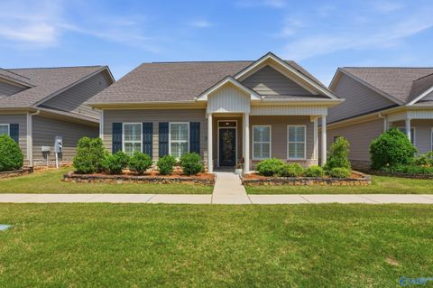 Photo of 39 Timbers Main, Brownsboro, AL 35741 (MLS # 21917062)