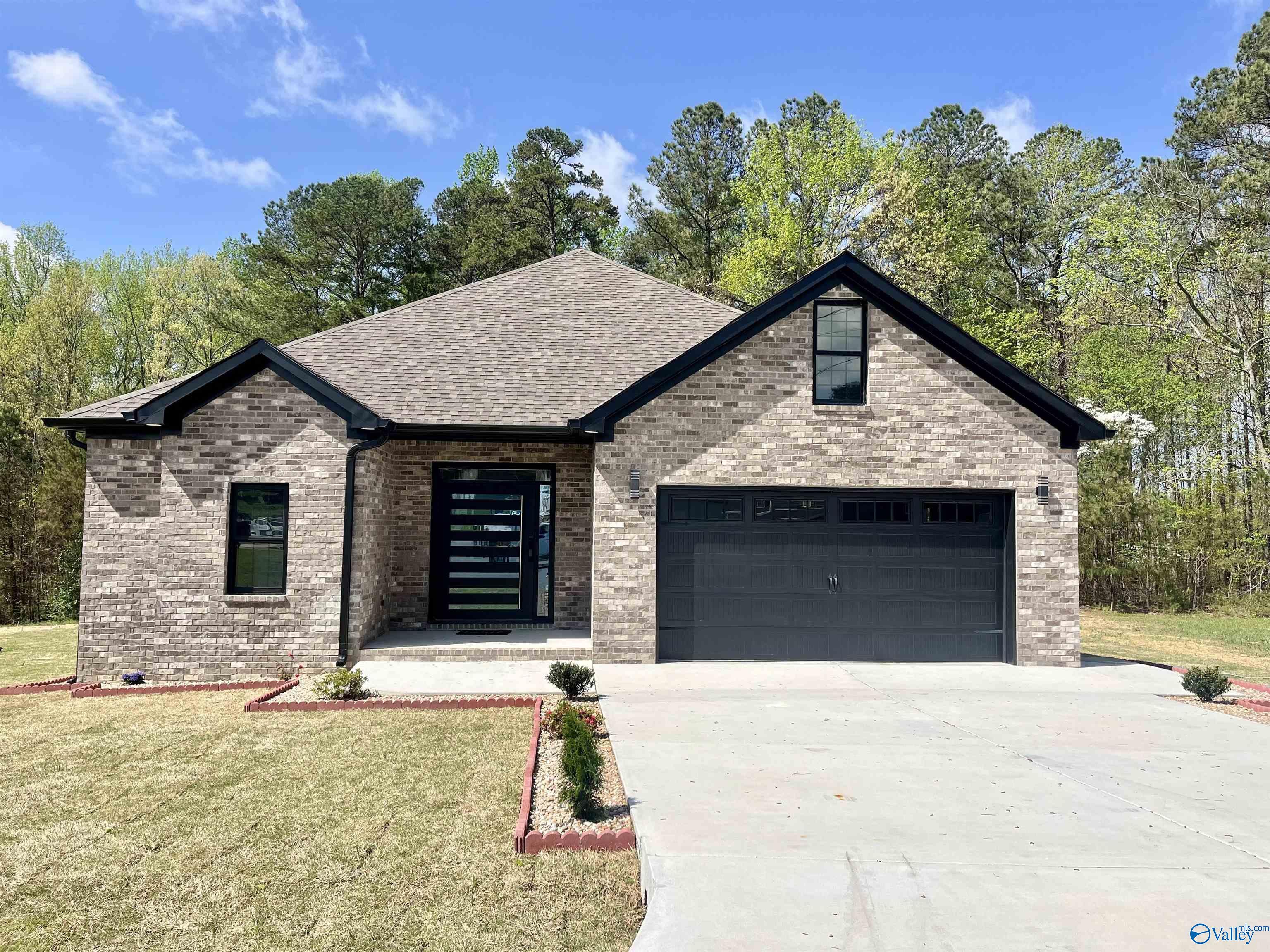 347 Rustic Trace, Grant, Alabama image 1