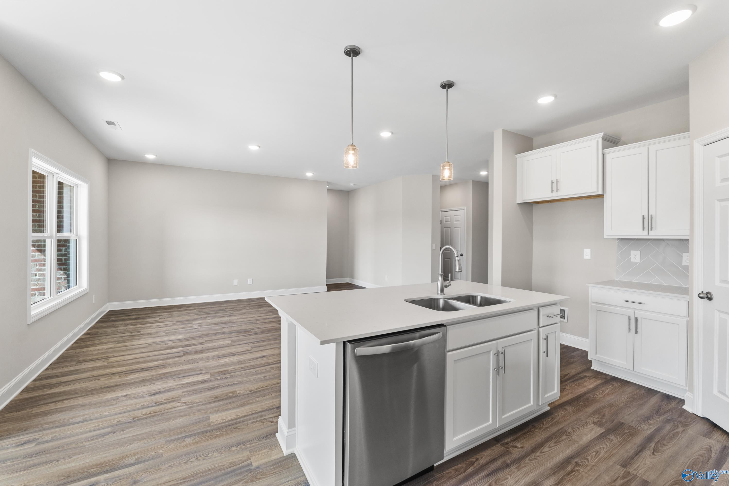 29494 Crawfish Drive, Harvest, Alabama image 2