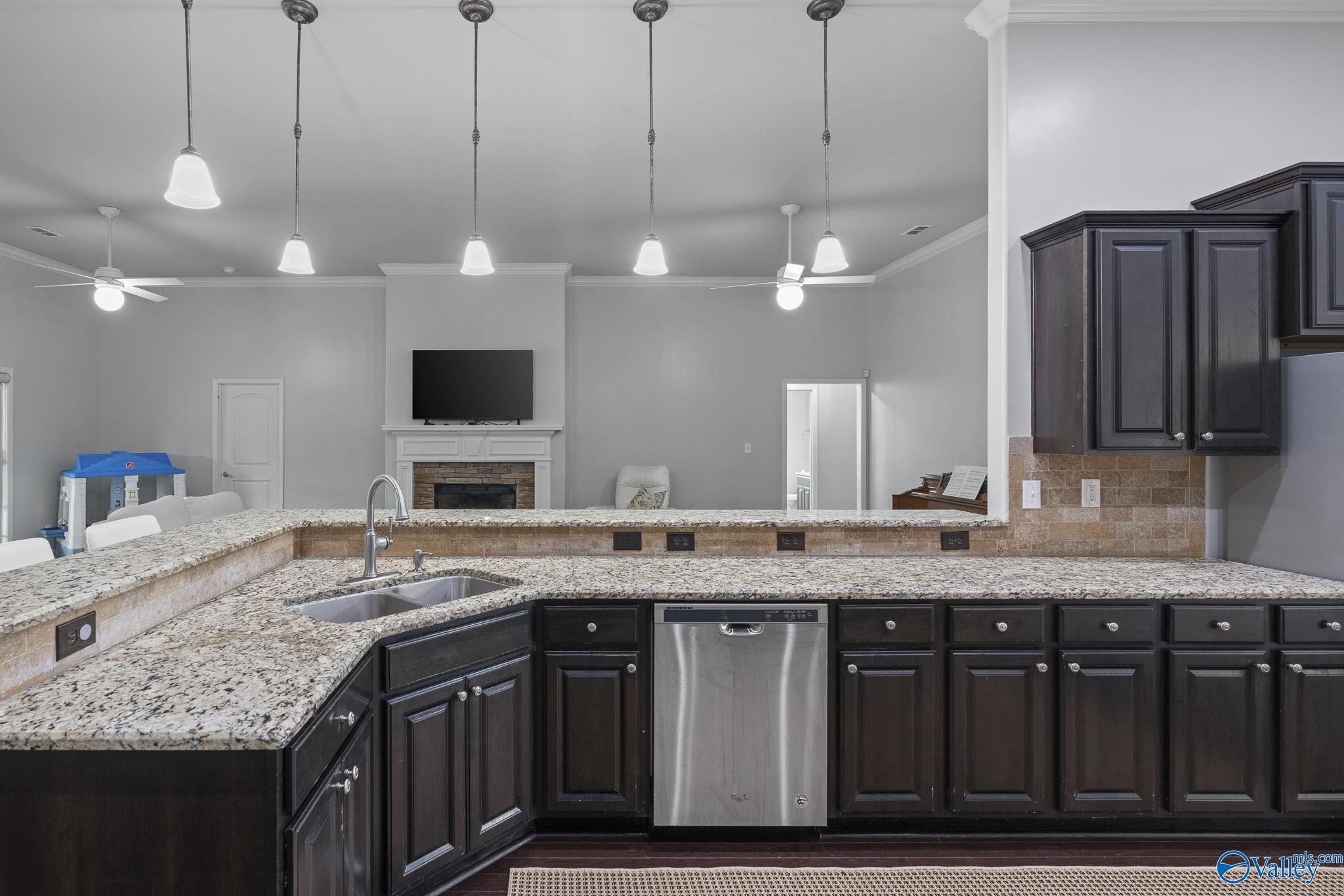 2514 Caldwell Park Court, Owens Cross Roads, Alabama image 9