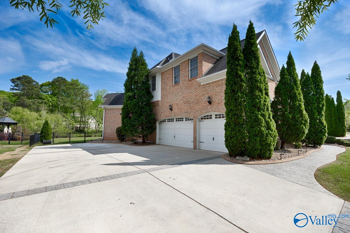 101 Greymont Drive, Madison, Alabama image 3