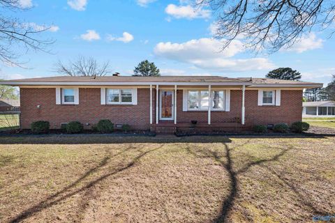 Photo of 639 Vaughn Bridge Road NW, Hartselle, AL 35640 (MLS # 21912310)