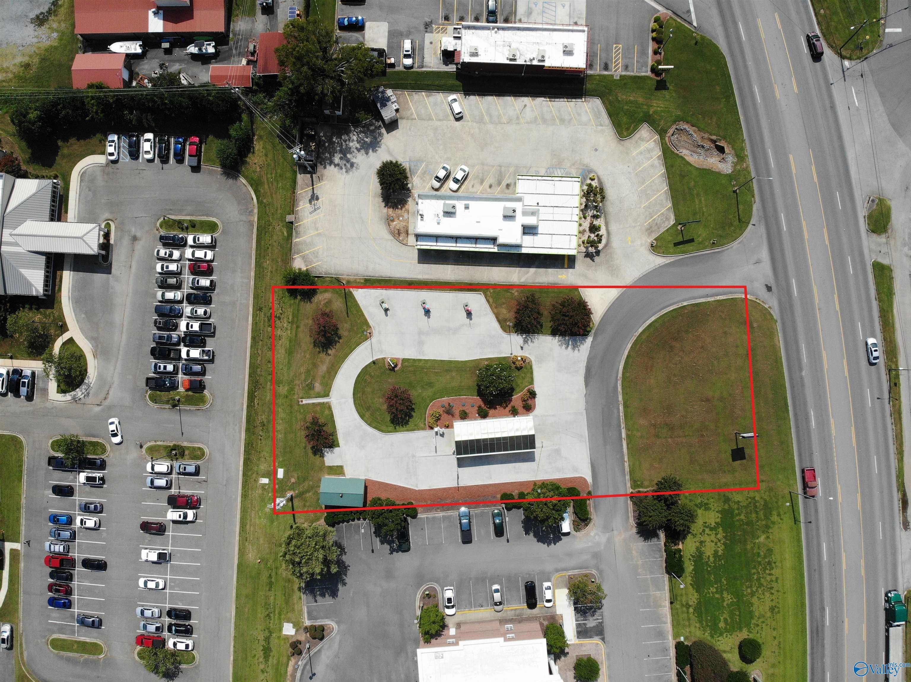 2029 S Gunter Ave S, Guntersville, AL 35976