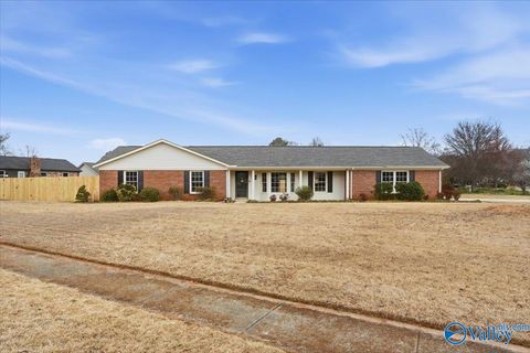 Photo of 2117 Britain Avenue, Huntsville, AL 35803 (MLS # 21911759)