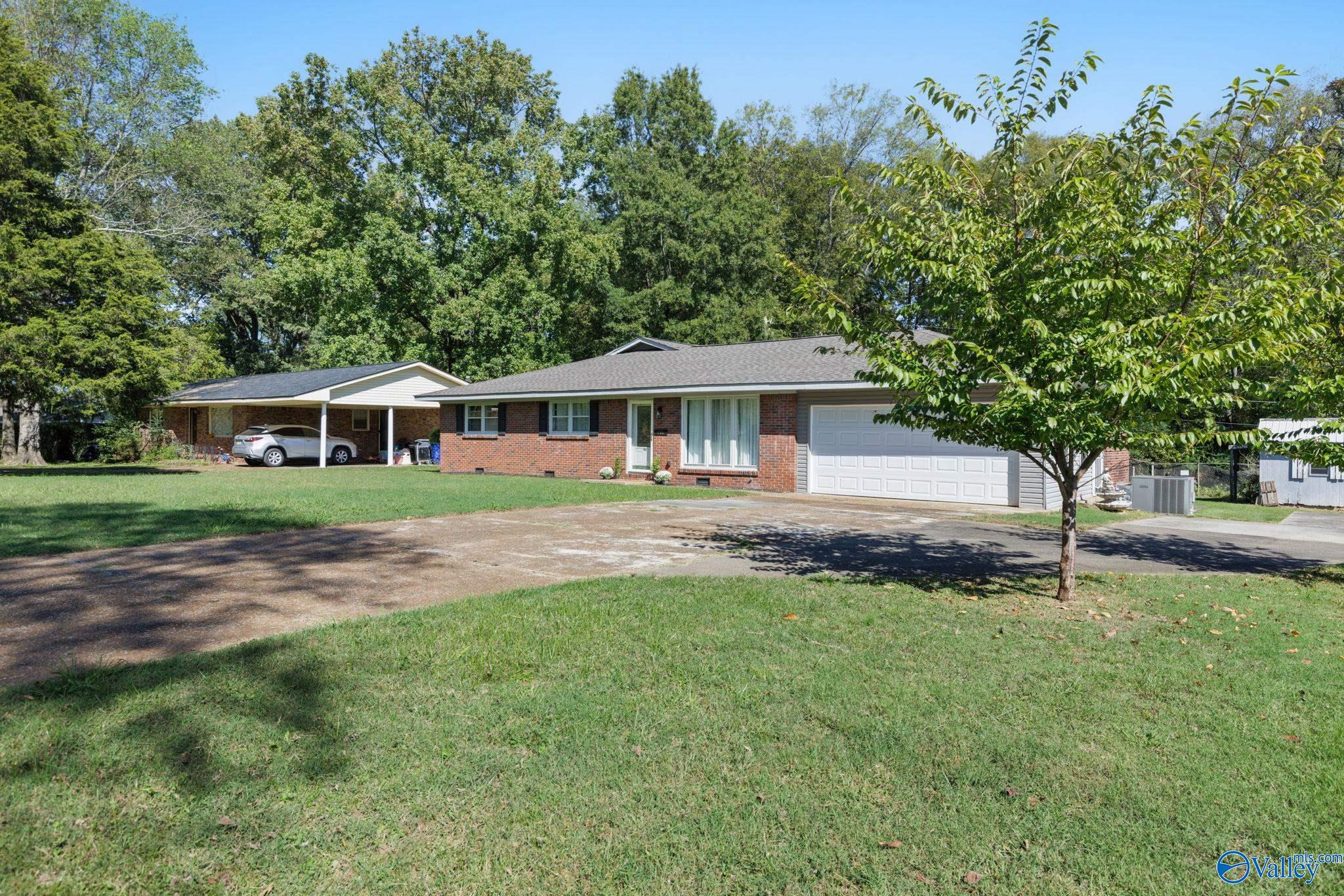 721 Lakeside Drive, Florence, Alabama image 2