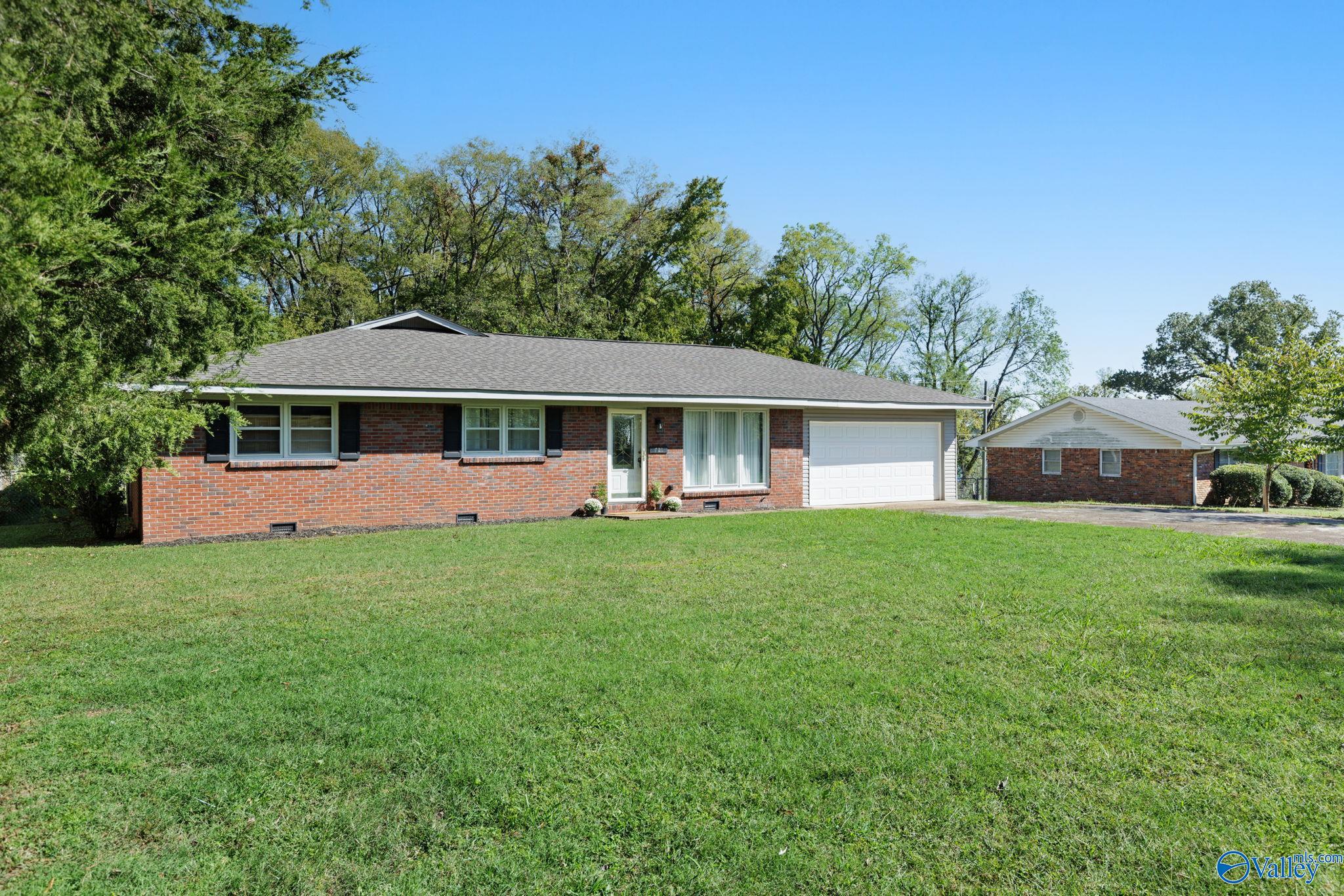 721 Lakeside Drive, Florence, Alabama image 3