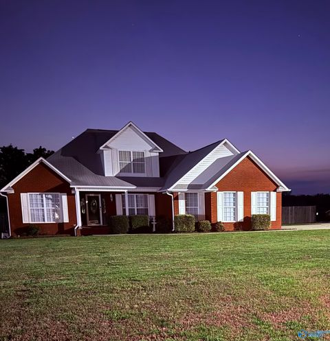 Homes For Sale - 24887 Aubie Lane<br/> Elkmont, AL 35620