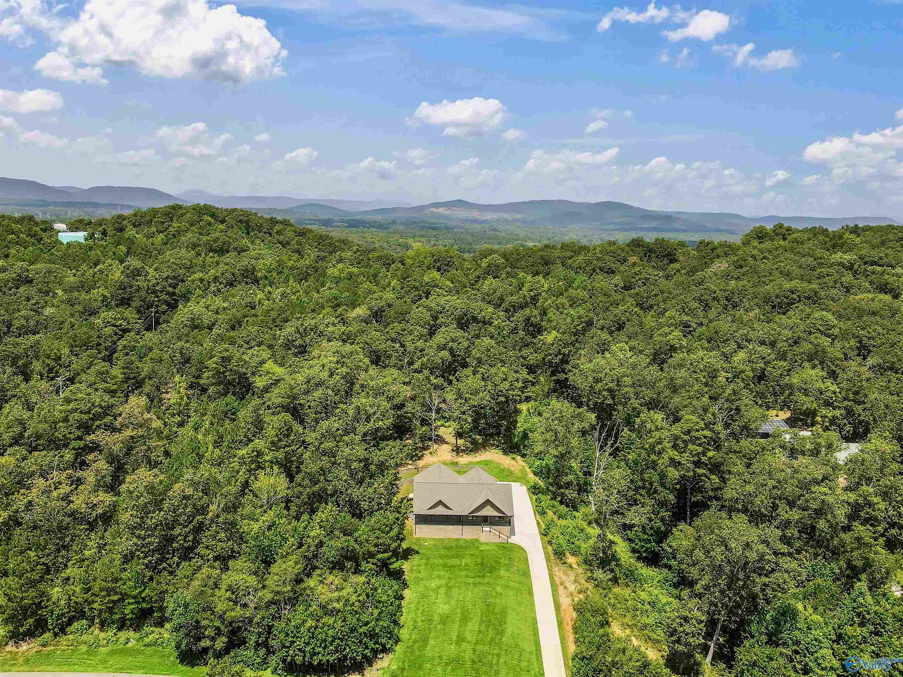 1912 Lookout Mountain Drive, Scottsboro, Alabama image 9