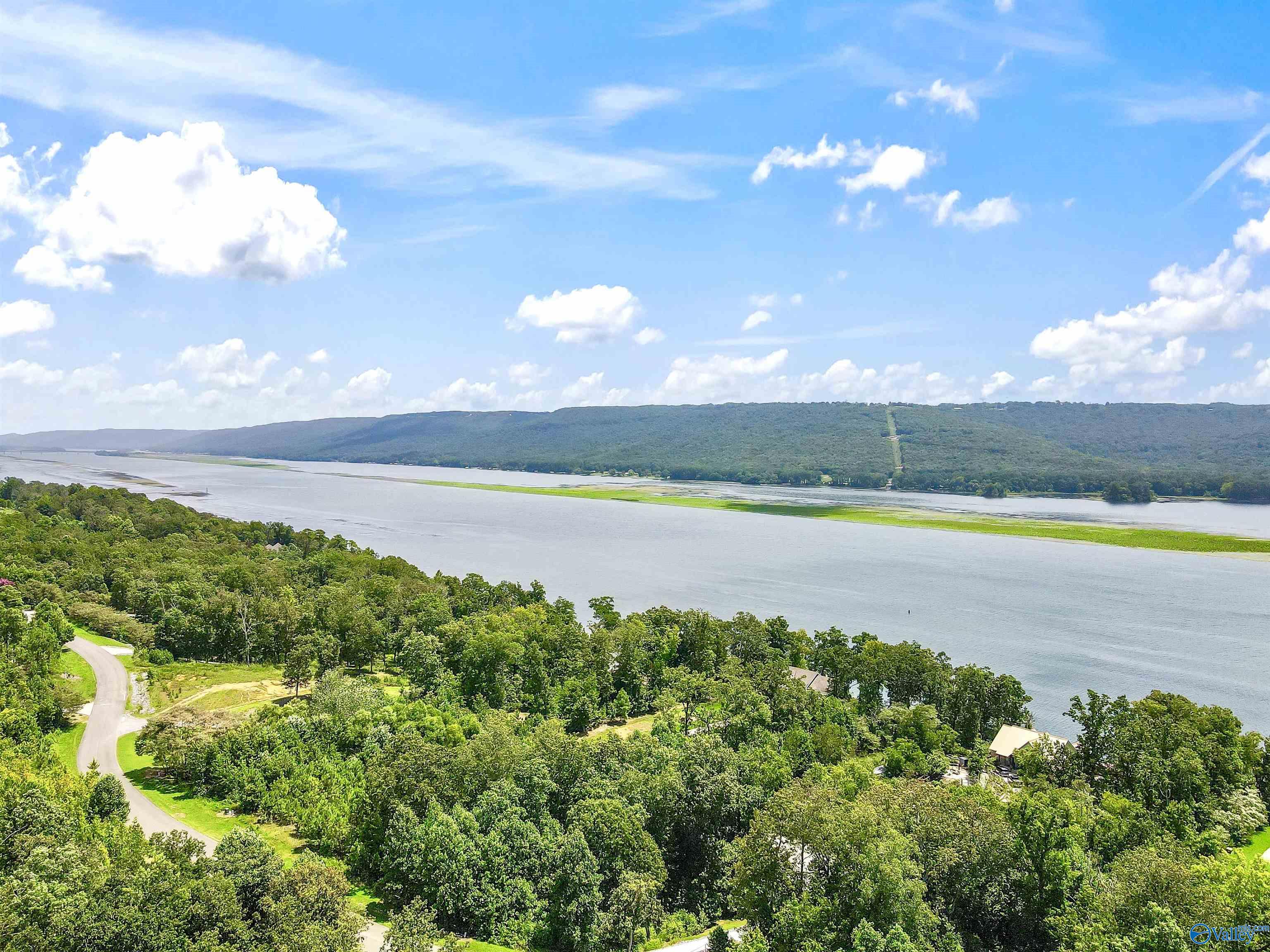 1912 Lookout Mountain Drive, Scottsboro, Alabama image 11