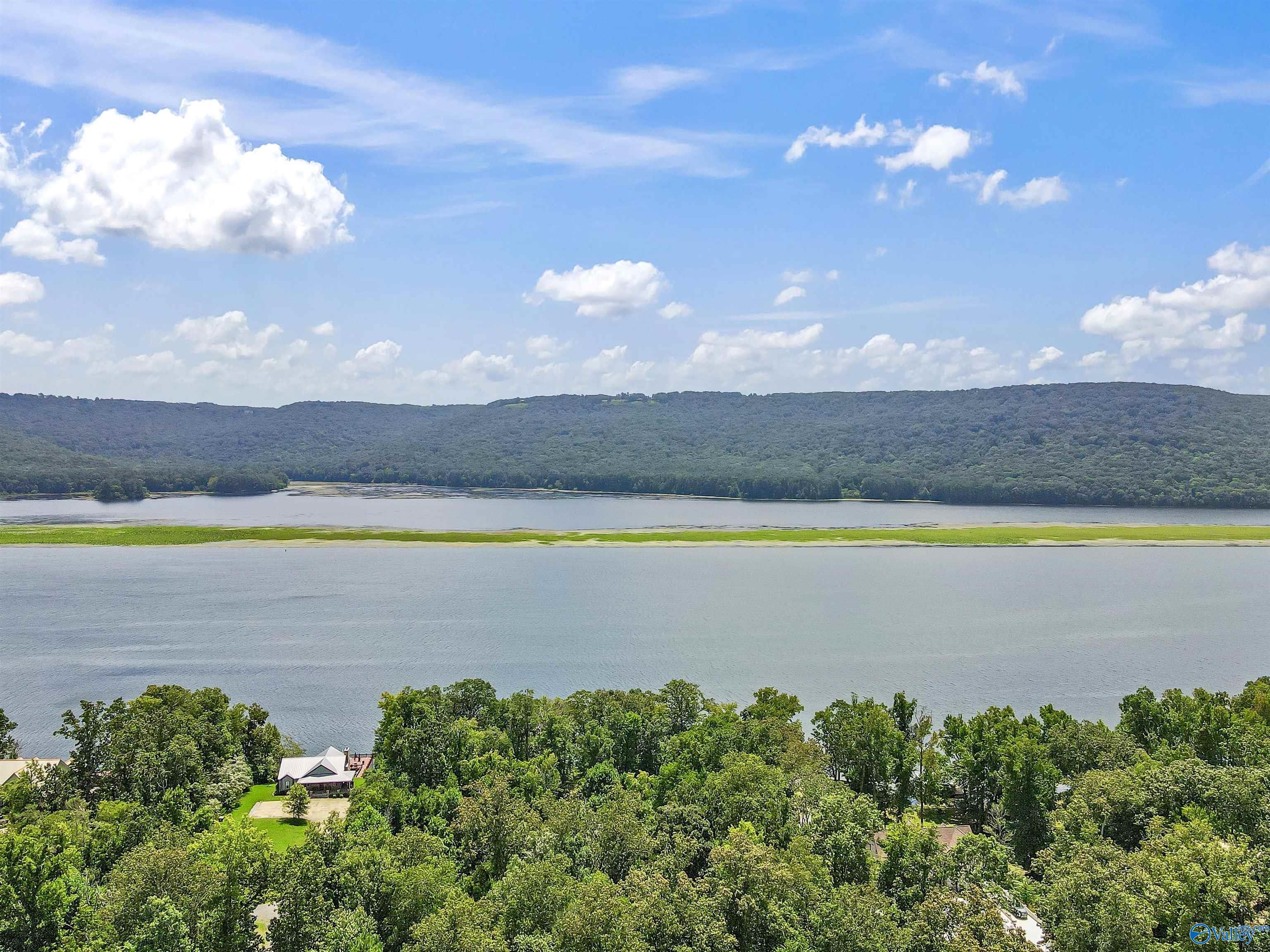 1912 Lookout Mountain Drive, Scottsboro, Alabama image 10