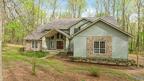 Homes For Sale - 674 County Road 555<br/> Valley Head, AL 35989