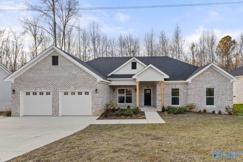 Homes For Sale - 450 Horseshoe Hills Road<br/> Lauderdale County, Killen, AL 35645