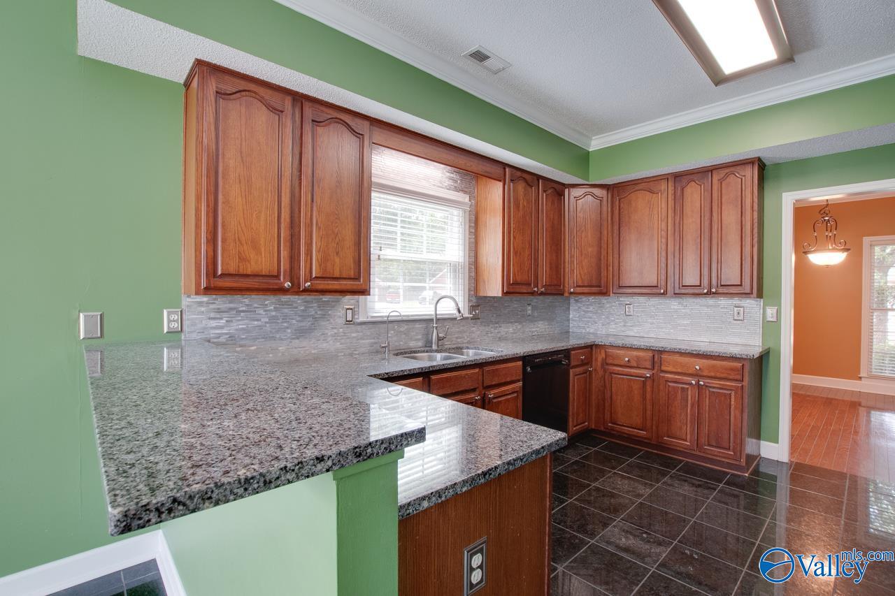 206 Cheval Circle, Brownsboro, Alabama image 10