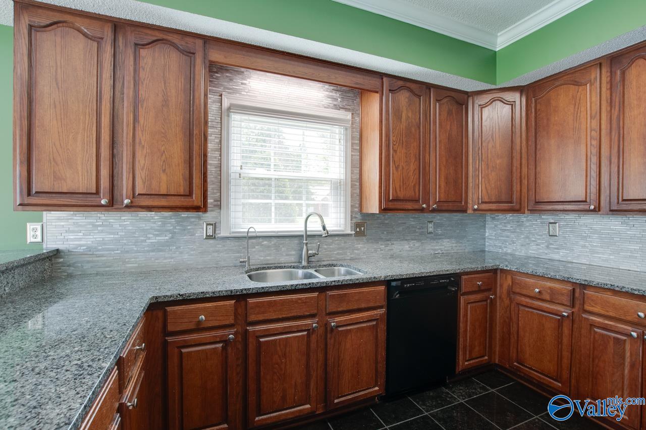 206 Cheval Circle, Brownsboro, Alabama image 11