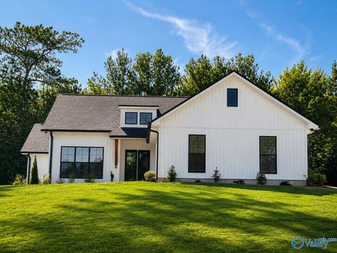 Homes For Sale - 1424 Brierwood Place<br/> Jacksonville, AL 36265
