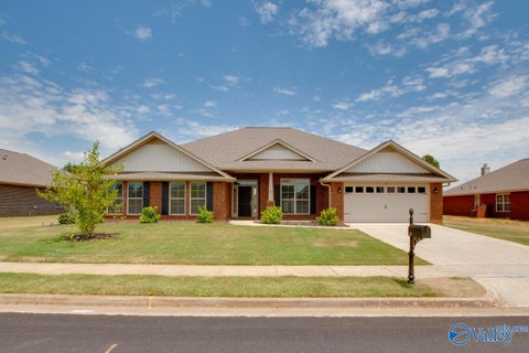 Homes For Rent - 512 Summer Cove Circle<br/> Madison, AL 35757