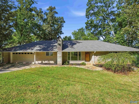 Homes For Sale - 4102 Piedmont Drive<br/> Huntsville, AL 35802