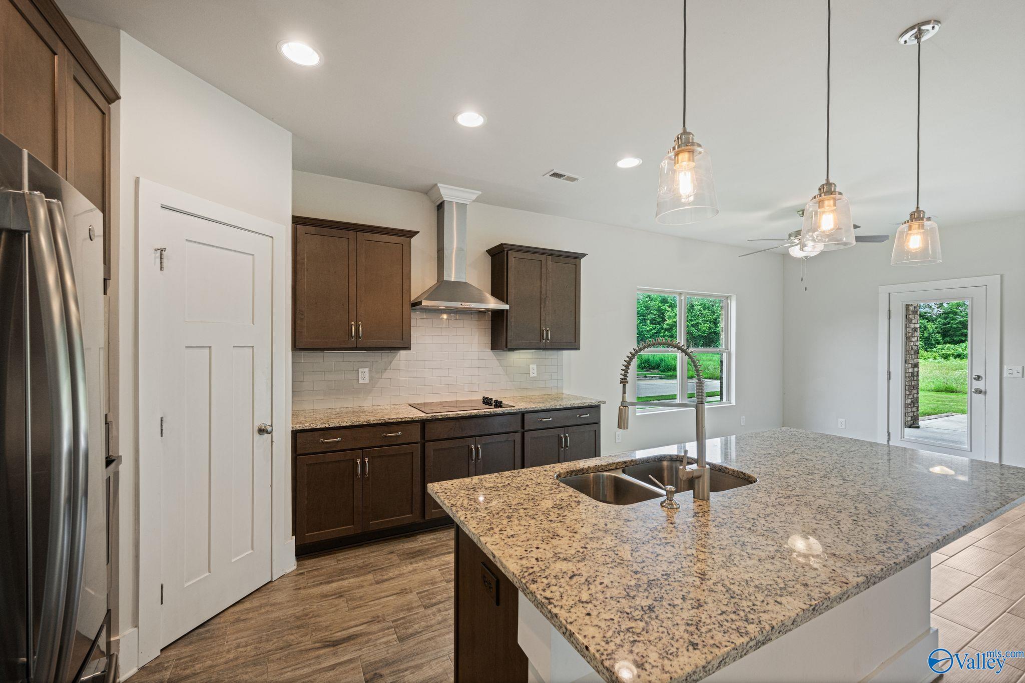 700 Magnolia Place Lane, Hartselle, Alabama image 8