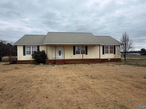 Homes For Sale - 3259 County Road 37<br/> Crossville, AL 35962