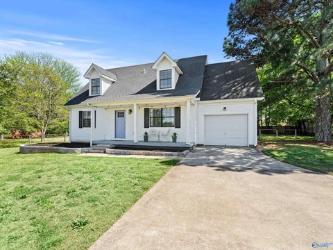 Homes For Sale - 2652 Winchester Road<br/> Huntsville, AL 35811