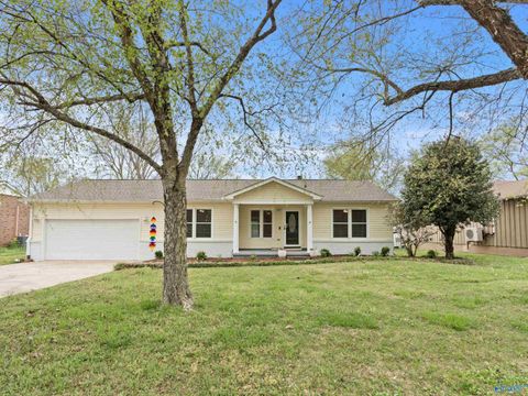 Photo of 12010 Country Lane Drive, Huntsville, AL 35803 (MLS # 21913550)