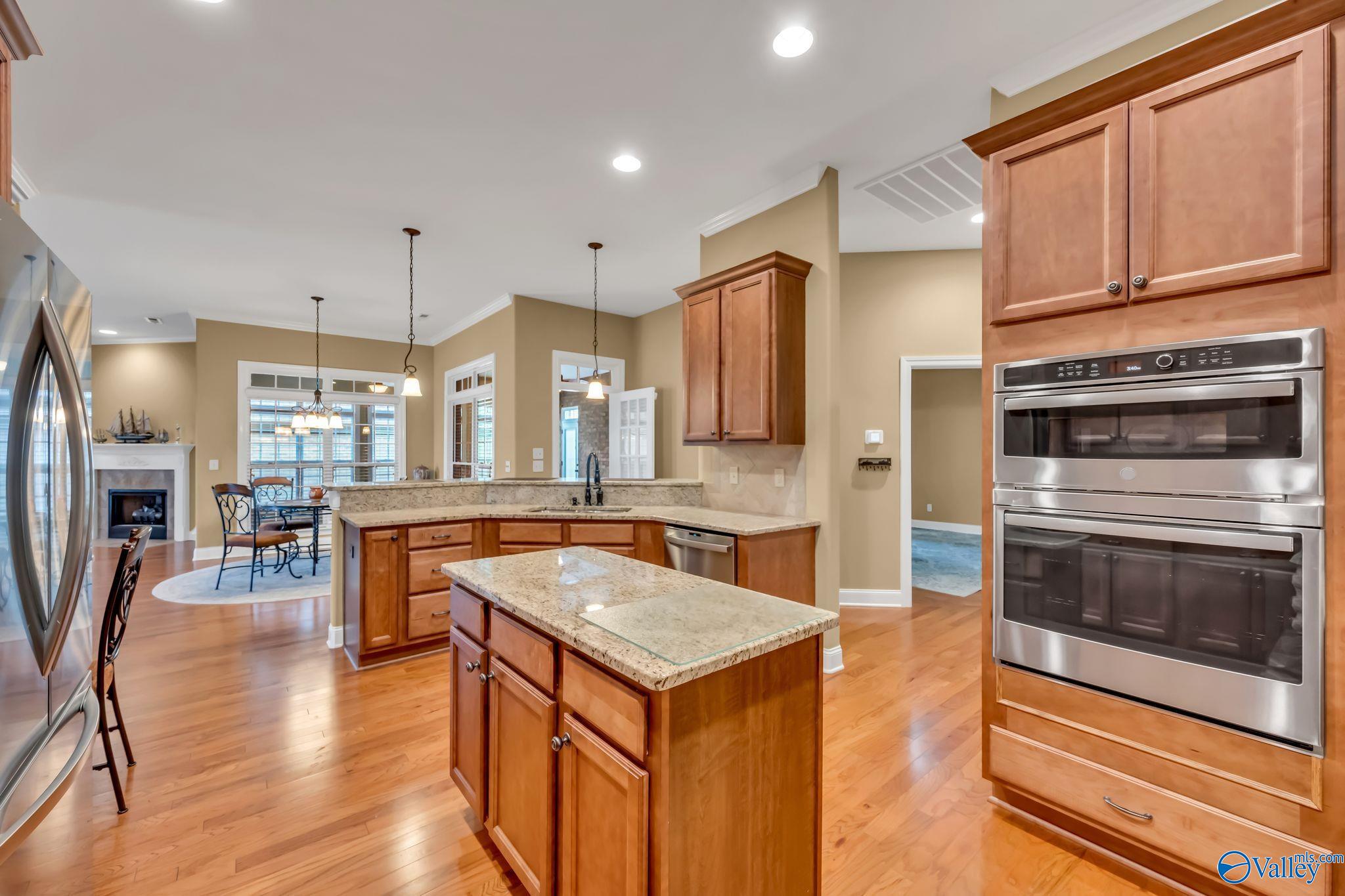 Huntsville, Alabama 35806, United States, 3 Bedrooms Bedrooms, ,2 BathroomsBathrooms,Residential,Pending,182543