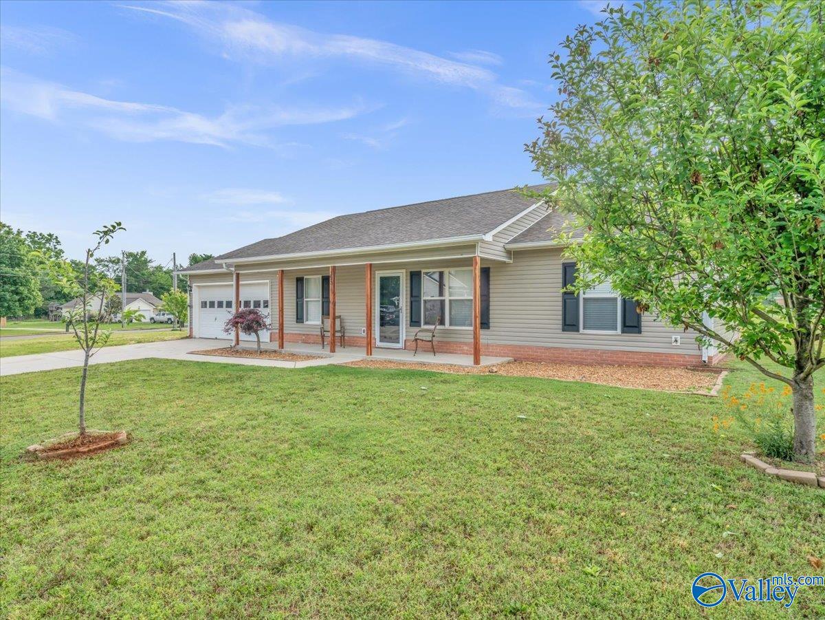 323 Earnhardt Drive, New Market, Alabama image 2