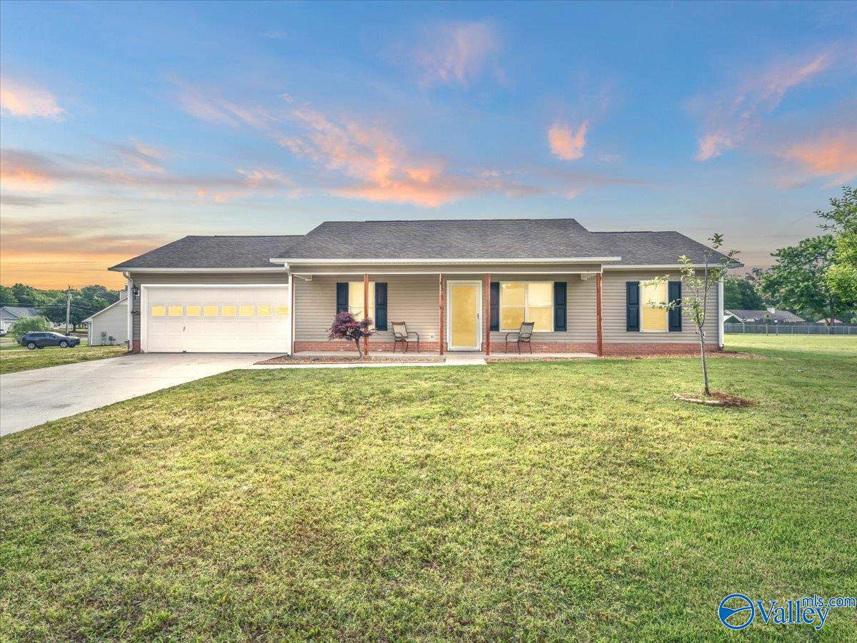 323 Earnhardt Drive, New Market, Alabama image 1