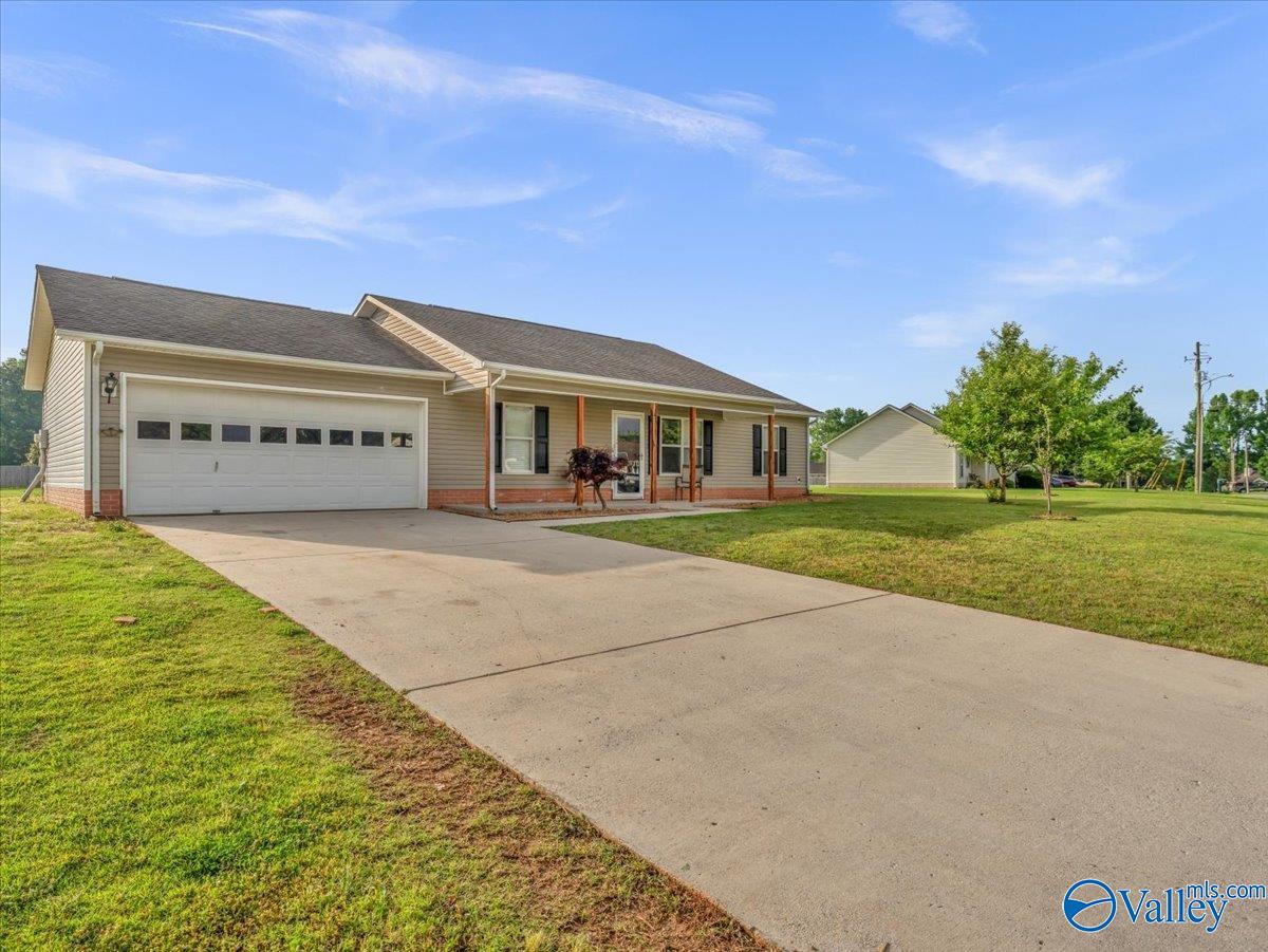 323 Earnhardt Drive, New Market, Alabama image 3