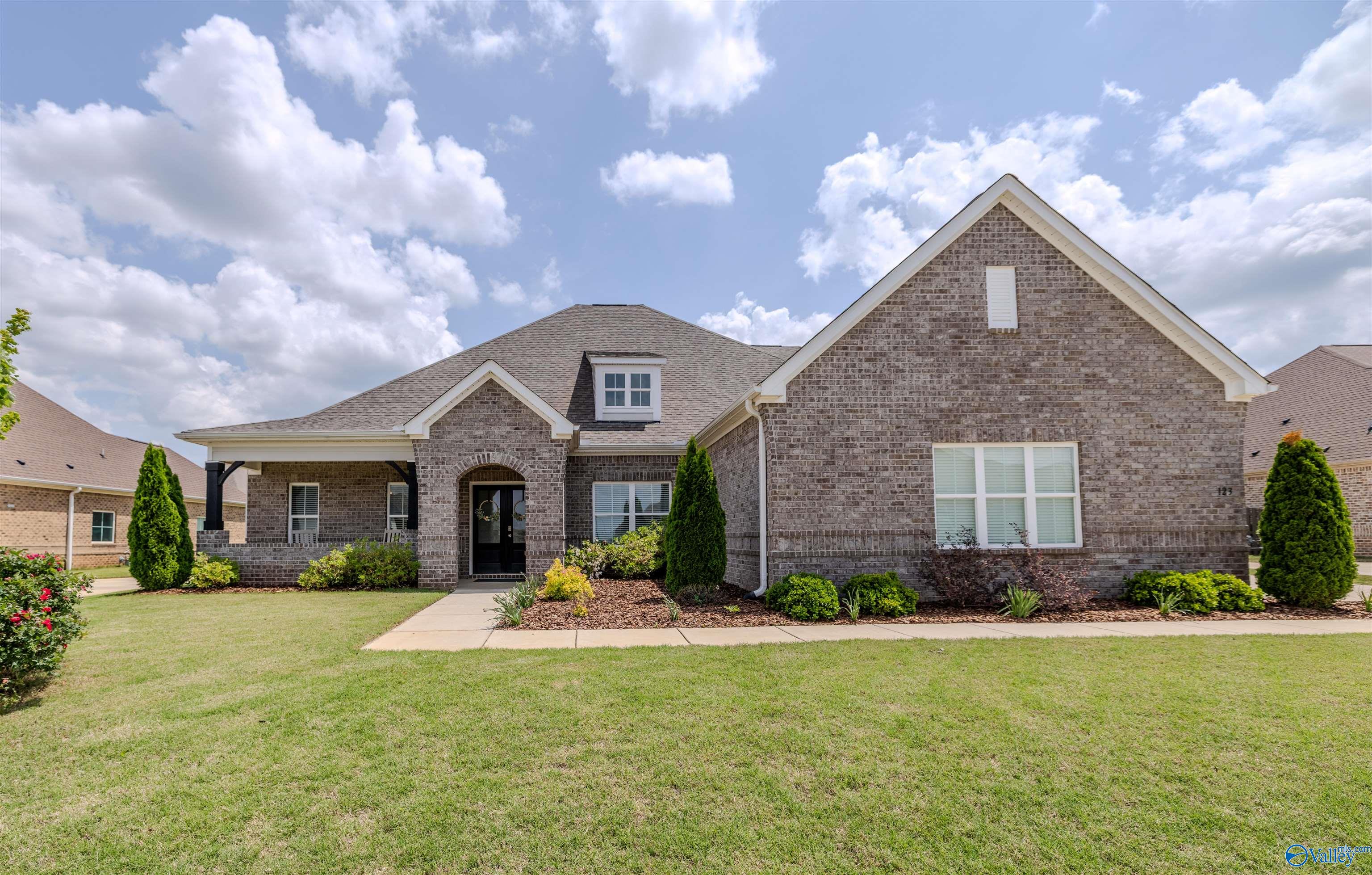 123 Rosemary Ayers Drive, Madison, Alabama image 1