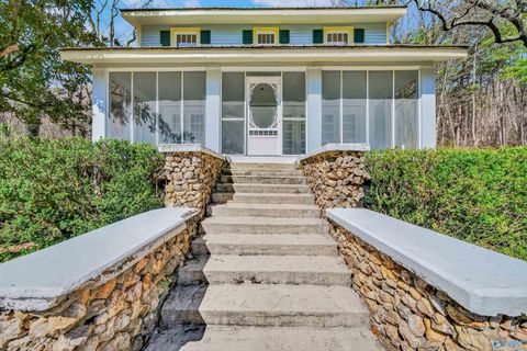 Homes For Sale - 17 High Avenue<br/> Valley Head, AL 35989