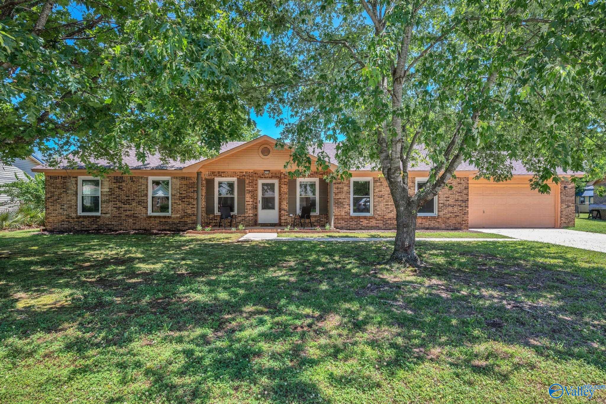 7505 Amanda Circle, Huntsville, Alabama image 1