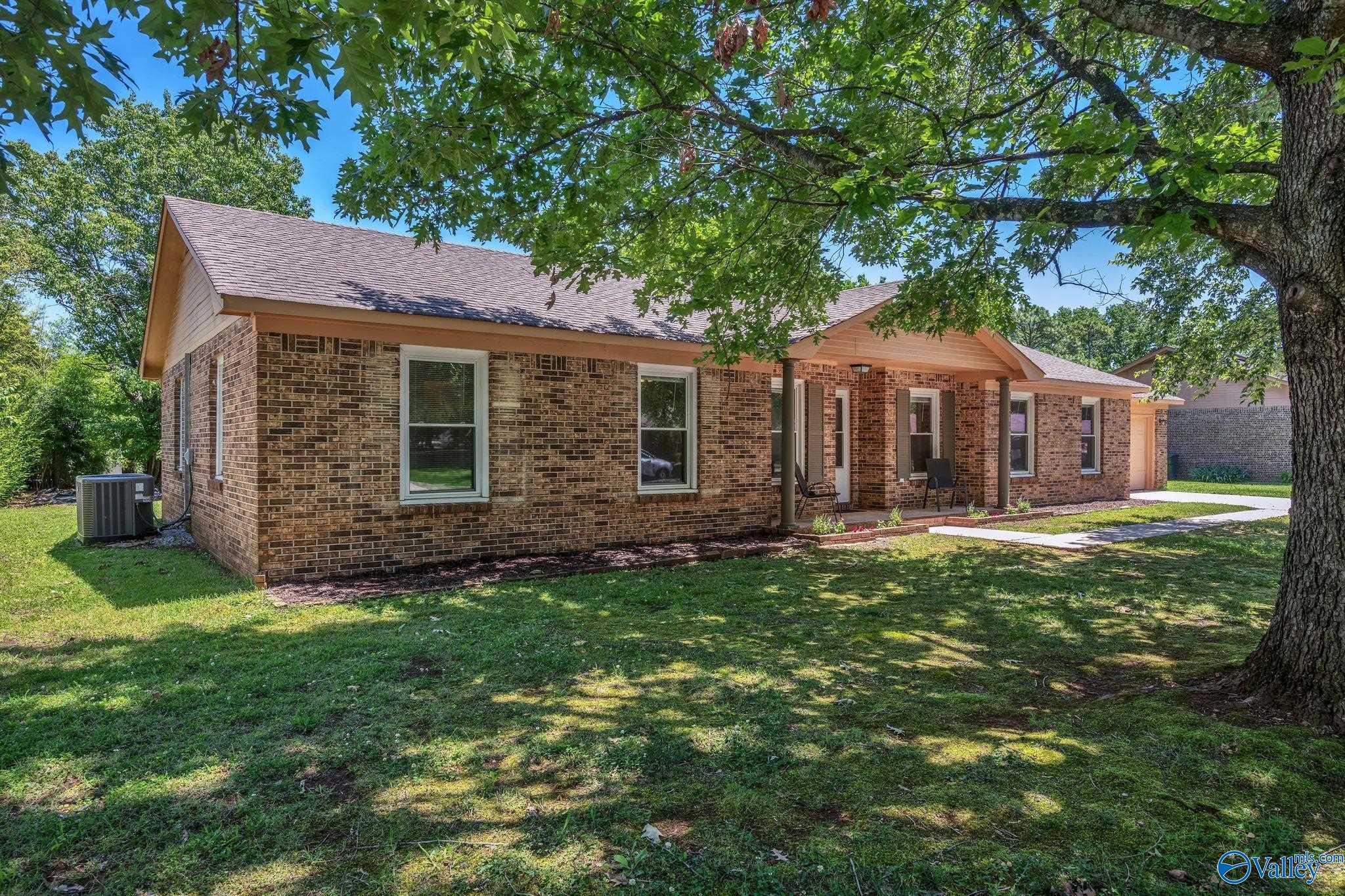 7505 Amanda Circle, Huntsville, Alabama image 2