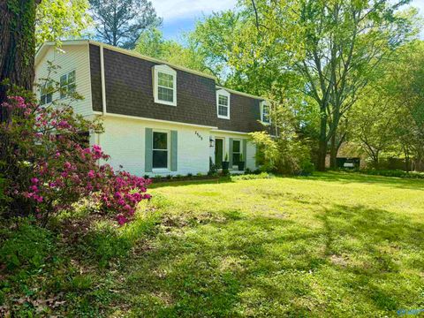 Photo of 2505 Burningtree Drive SE, Decatur, AL 35603 (MLS # 21919466)