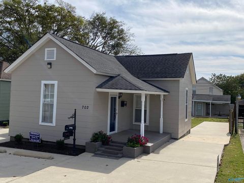 Homes For Sale - 702&702-1/2 Mckinley Avenue<br/> Huntsville, AL 35801