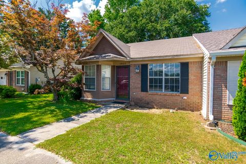 Townhouse For Sale - 1825 N Brownstone Court Sw Ct<br/> Decatur, AL 35603