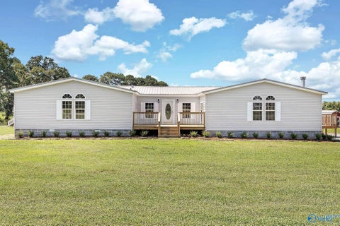 Homes For Sale - 2064 Needmore Road<br/> Albertville, AL 35950