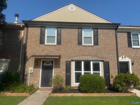 Townhouse For Rent - 2210 Westbury Court Sw Ct<br/> Decatur, AL 35603