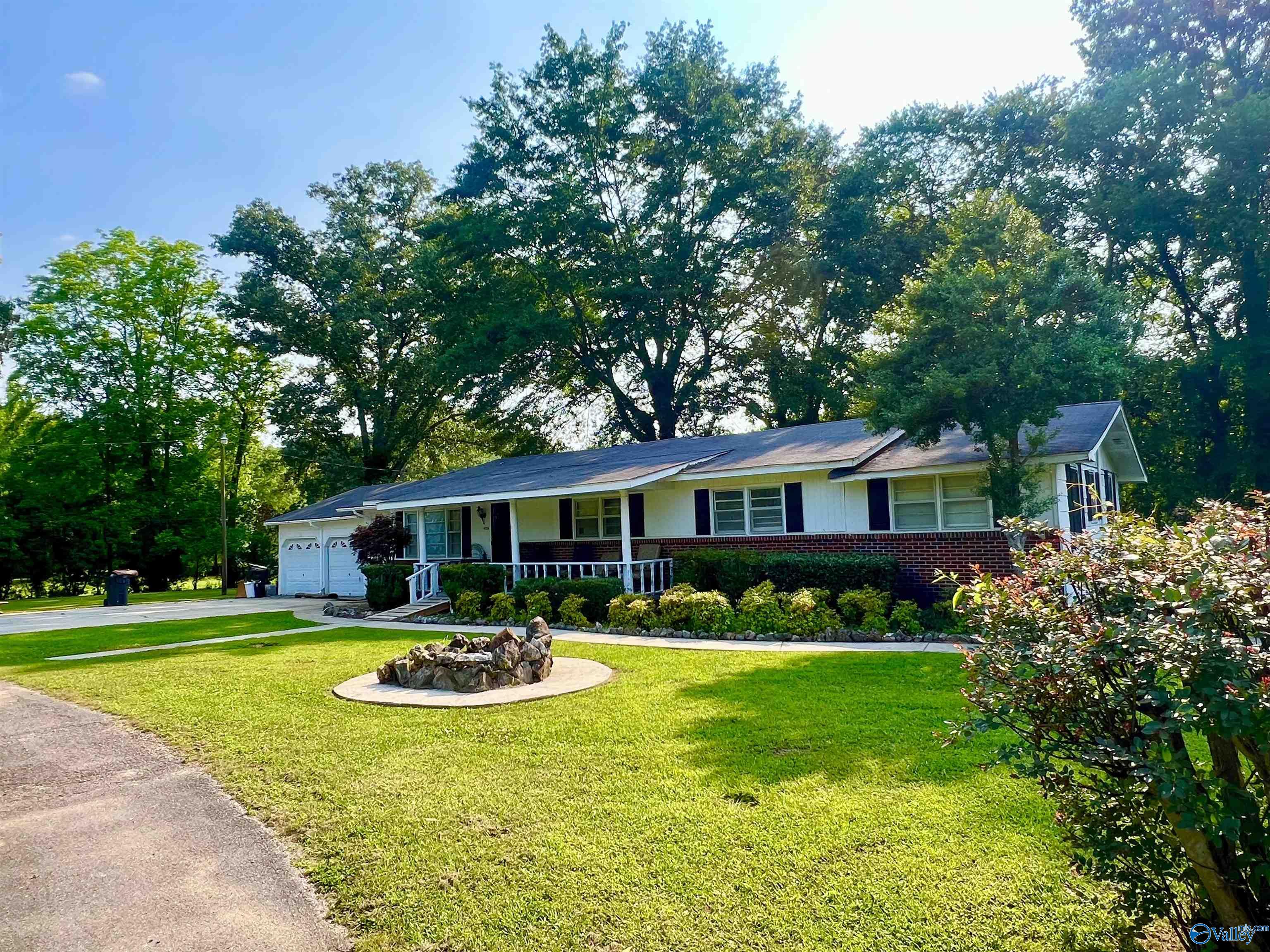 4705 Joe Davis Drive, Decatur, Alabama image 1