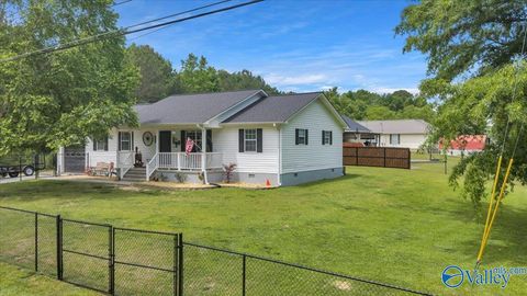 Photo of 120 County Road 738, Cullman, AL 35055 (MLS # 21917407)