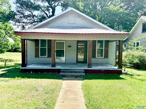 Homes For Sale - 210 4th Avenue<br/> Decatur, AL 35601