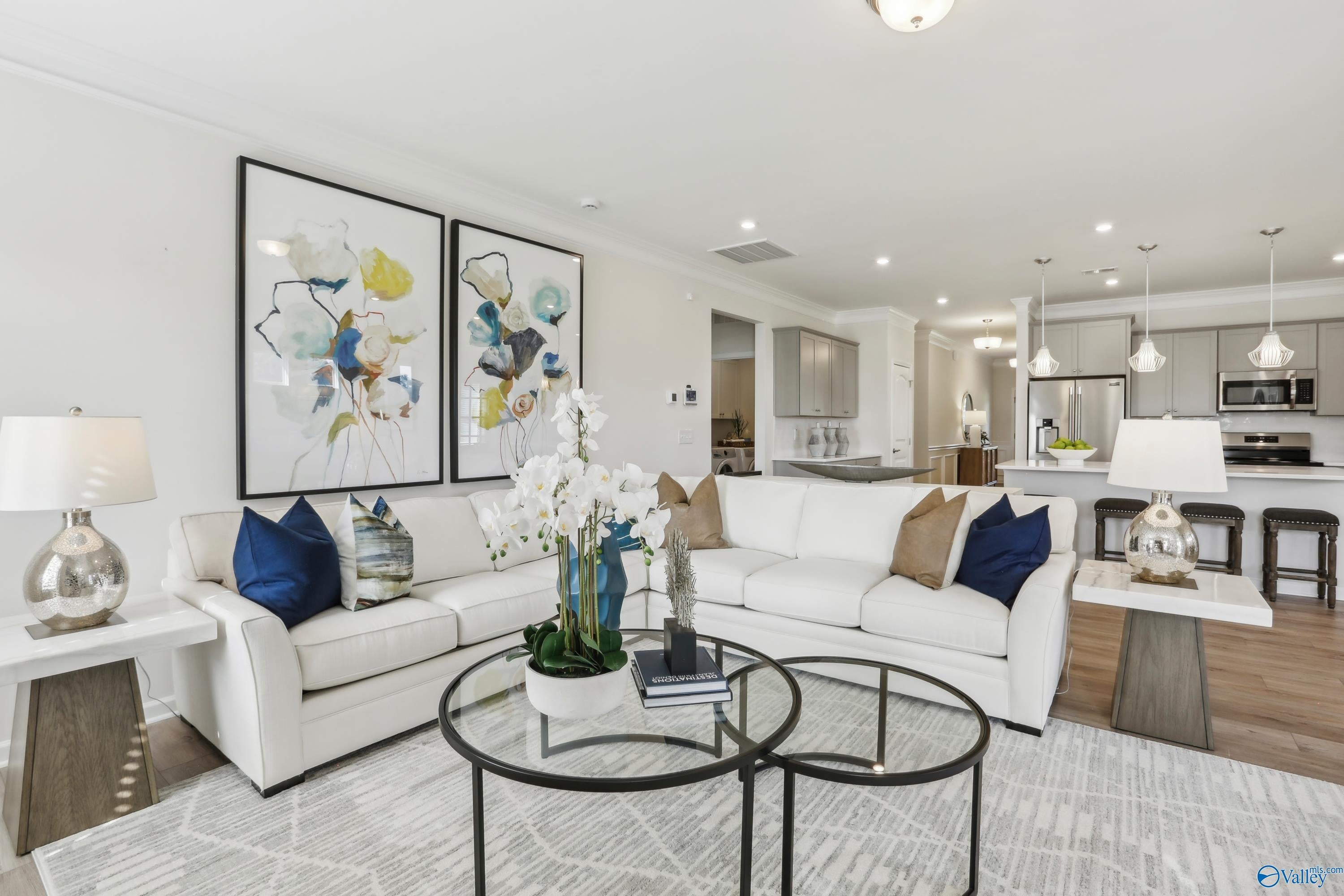 2 Cottonwood Drive