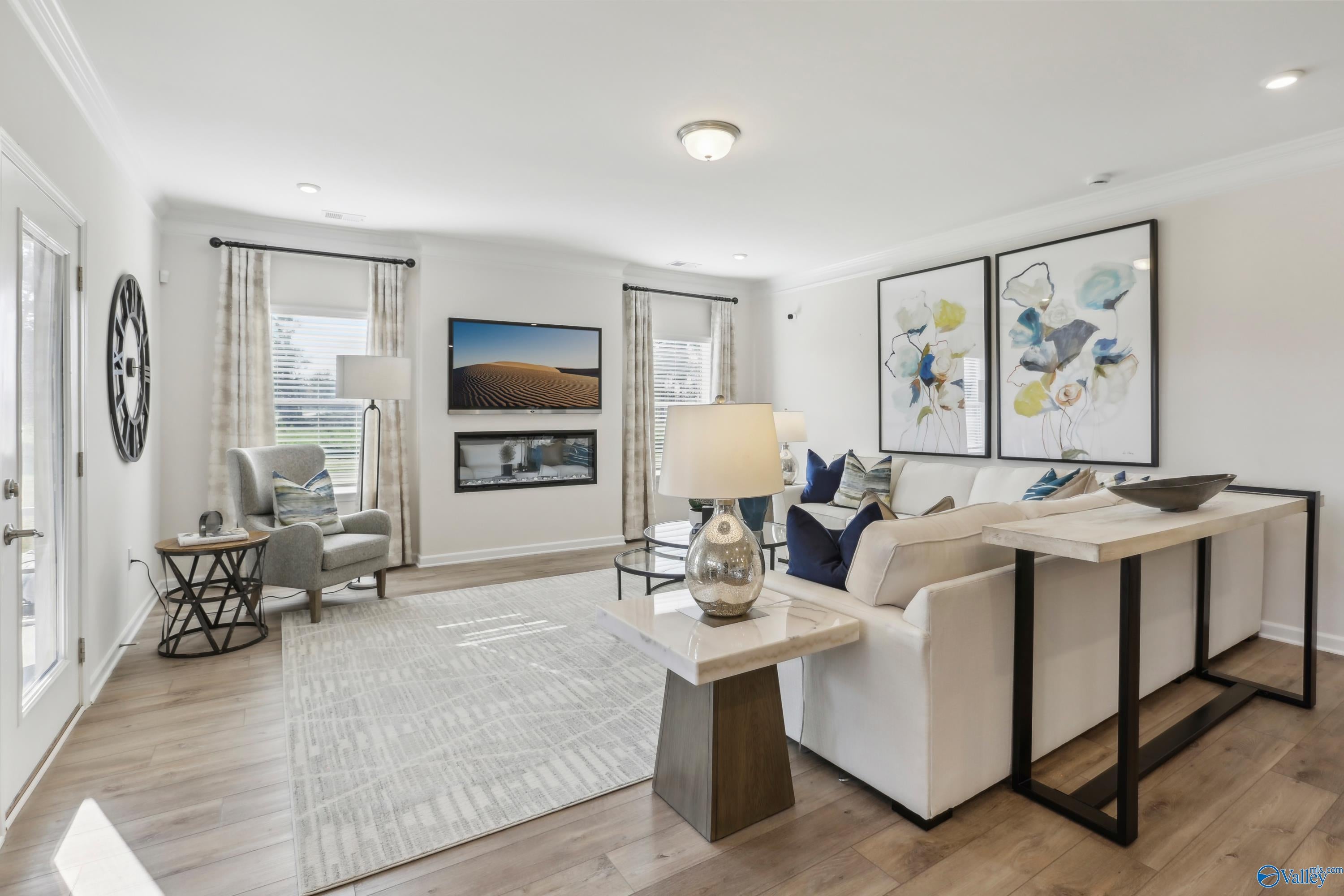 2 Cottonwood Drive