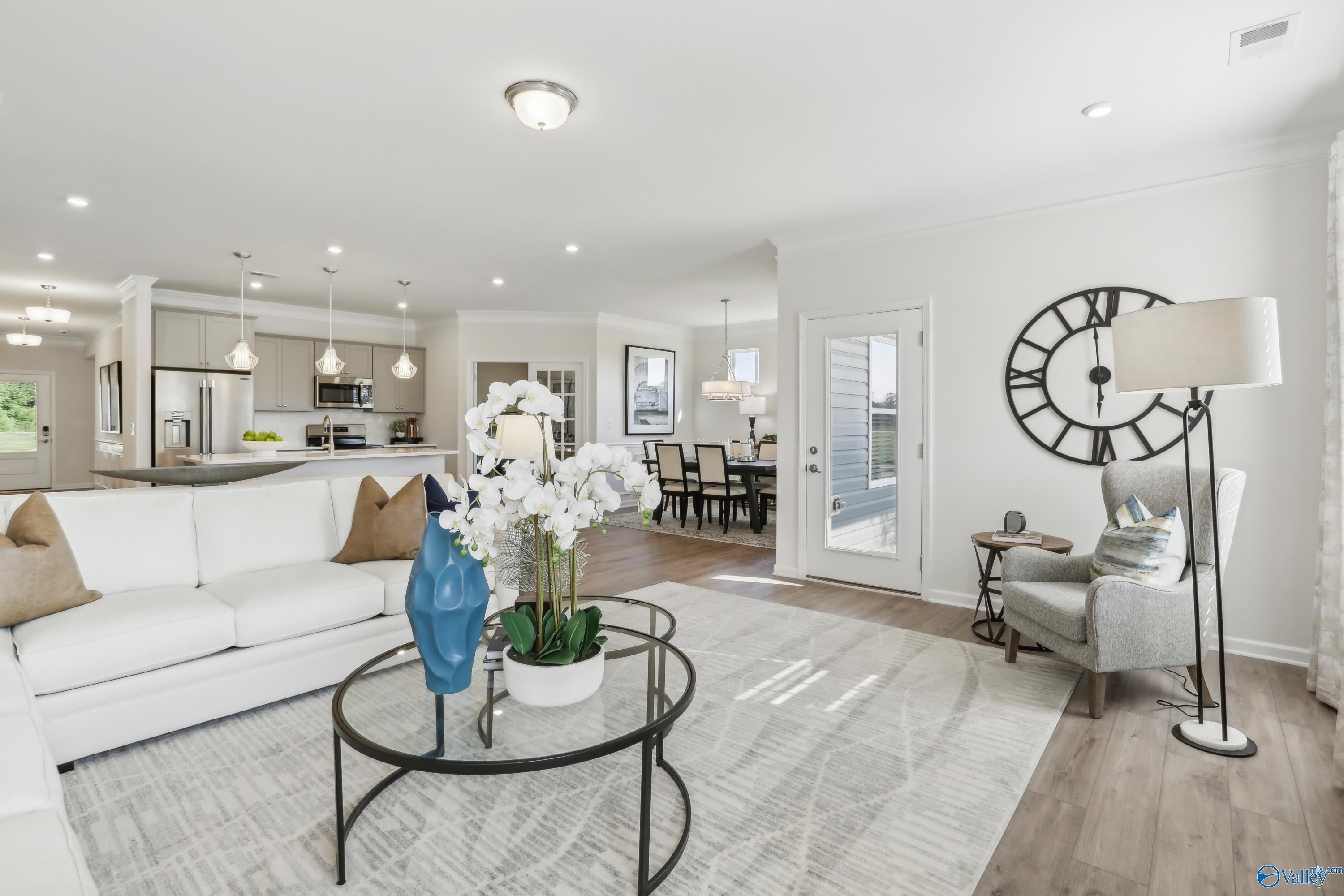 2 Cottonwood Drive