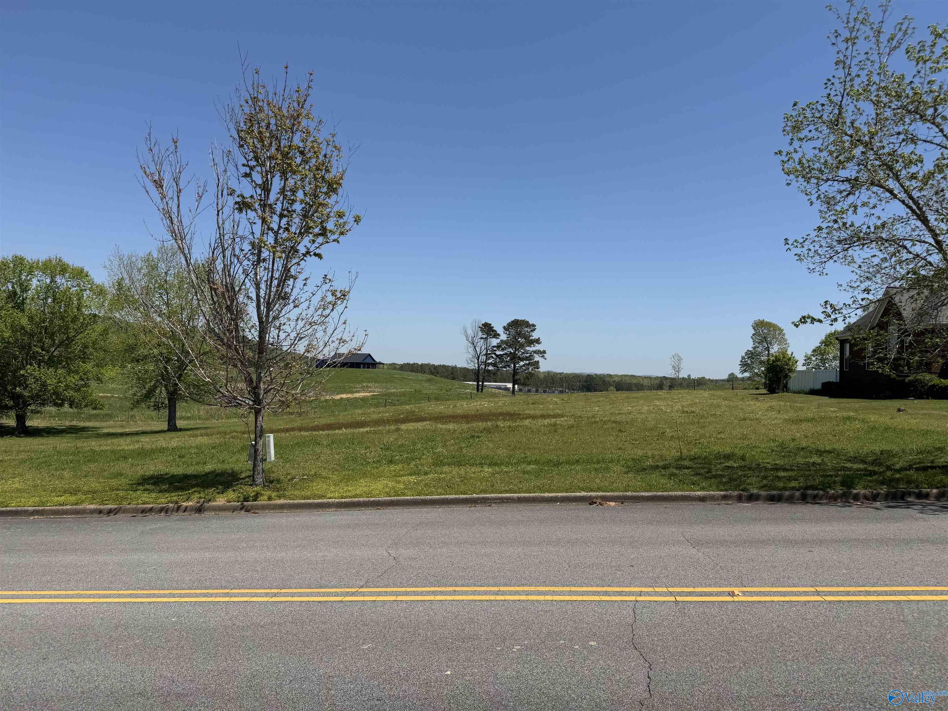 27 Silver Lakes Boulevard, Gadsden, Alabama image 2