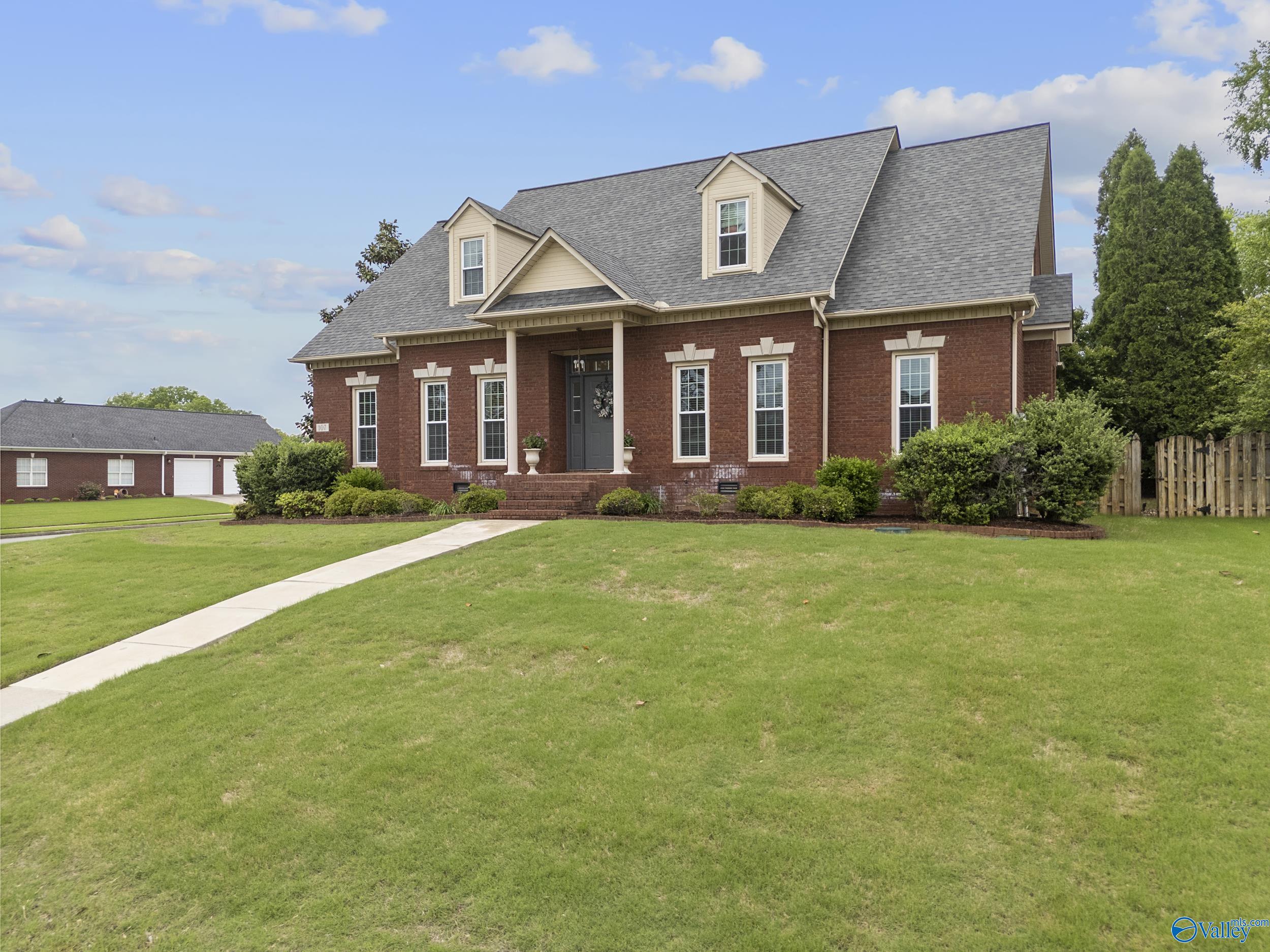 107 Thomas Woods Court, Huntsville, Alabama image 2